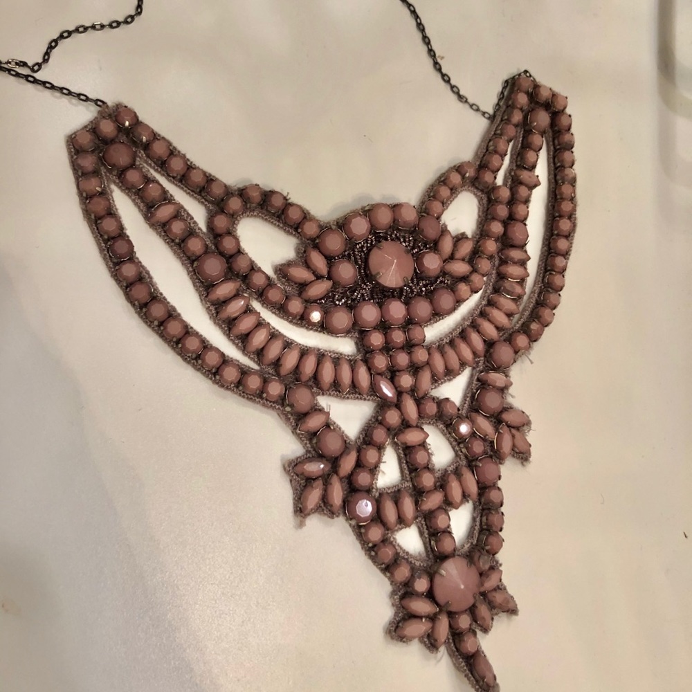 **GORGEOUS BEADED STATEMENT NECKLACE- mauve**